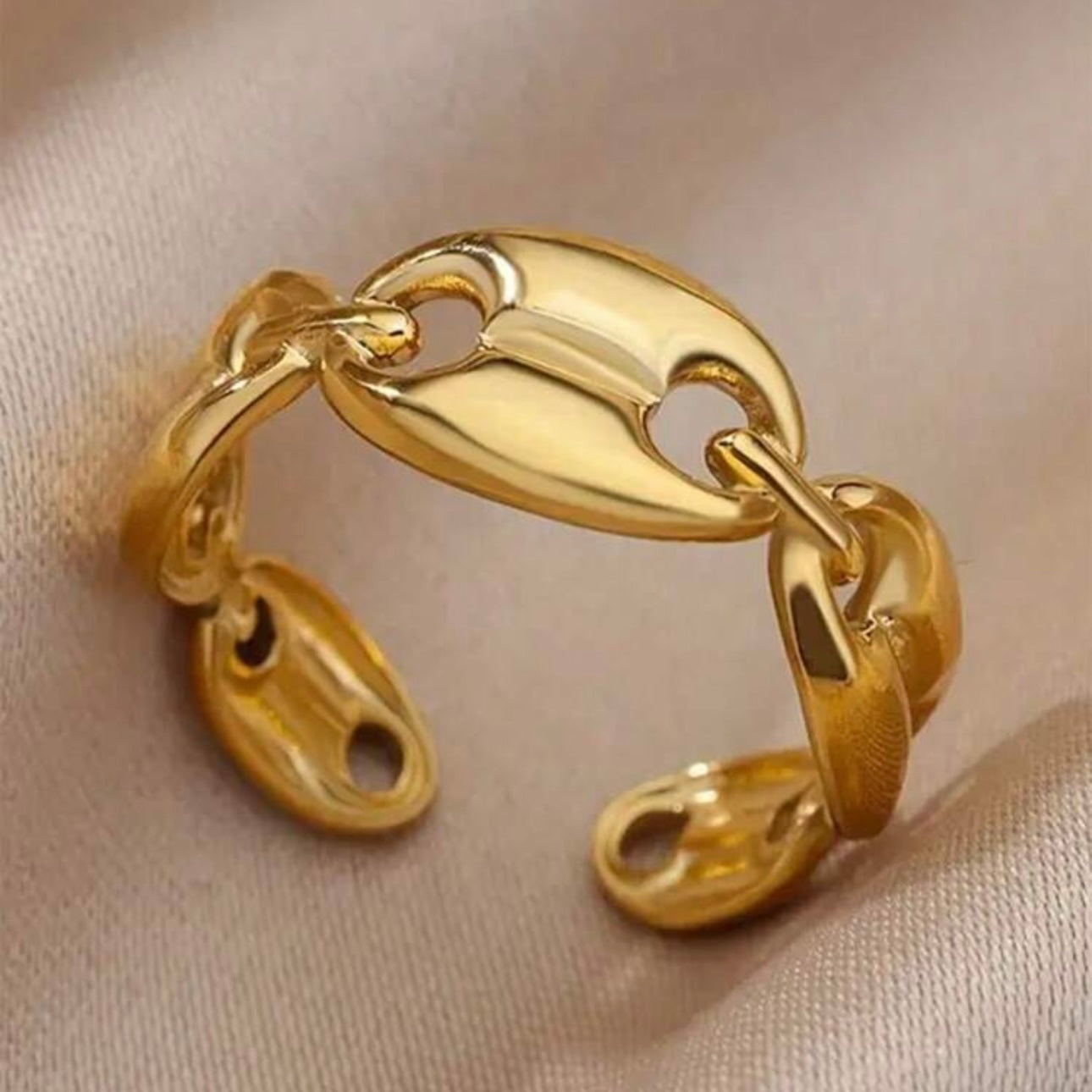 Hot Topic Ring