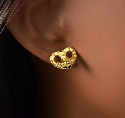 Luxe Heart Mariner Stud Earrings